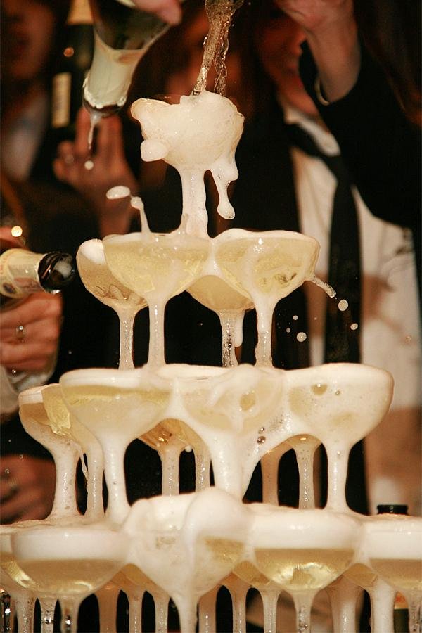 champagne tower, pouring champagne